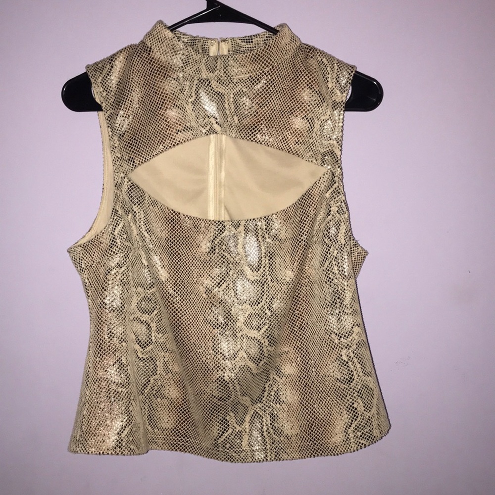 UO Top